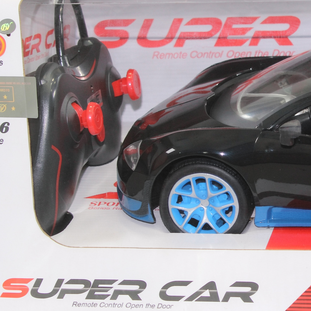 Super Car 1:16 Scale RC Car Toy – Black and Blue