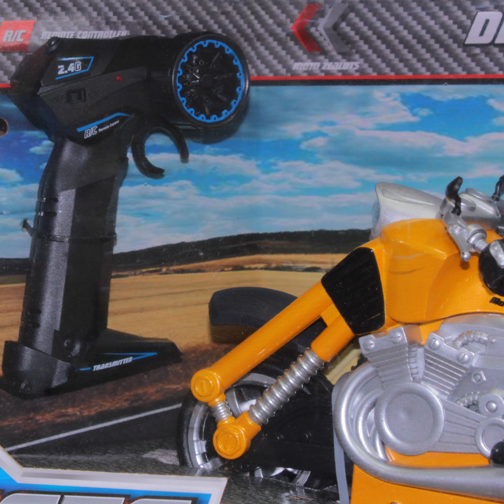 Moto Momentum Remote Control Motorcycle – Yellow