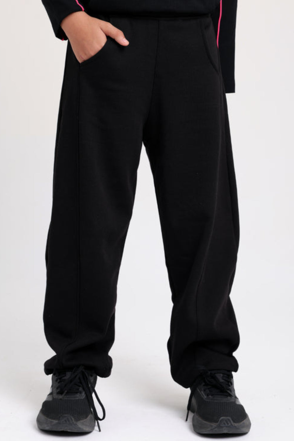 Unisex Barrel Fit Pants – Black