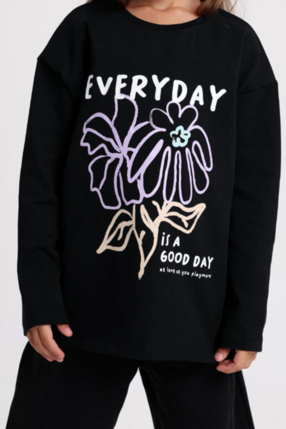 تي شيرت بناتي قطني أسود بطبعة زهور "Everyday is a Good Day"