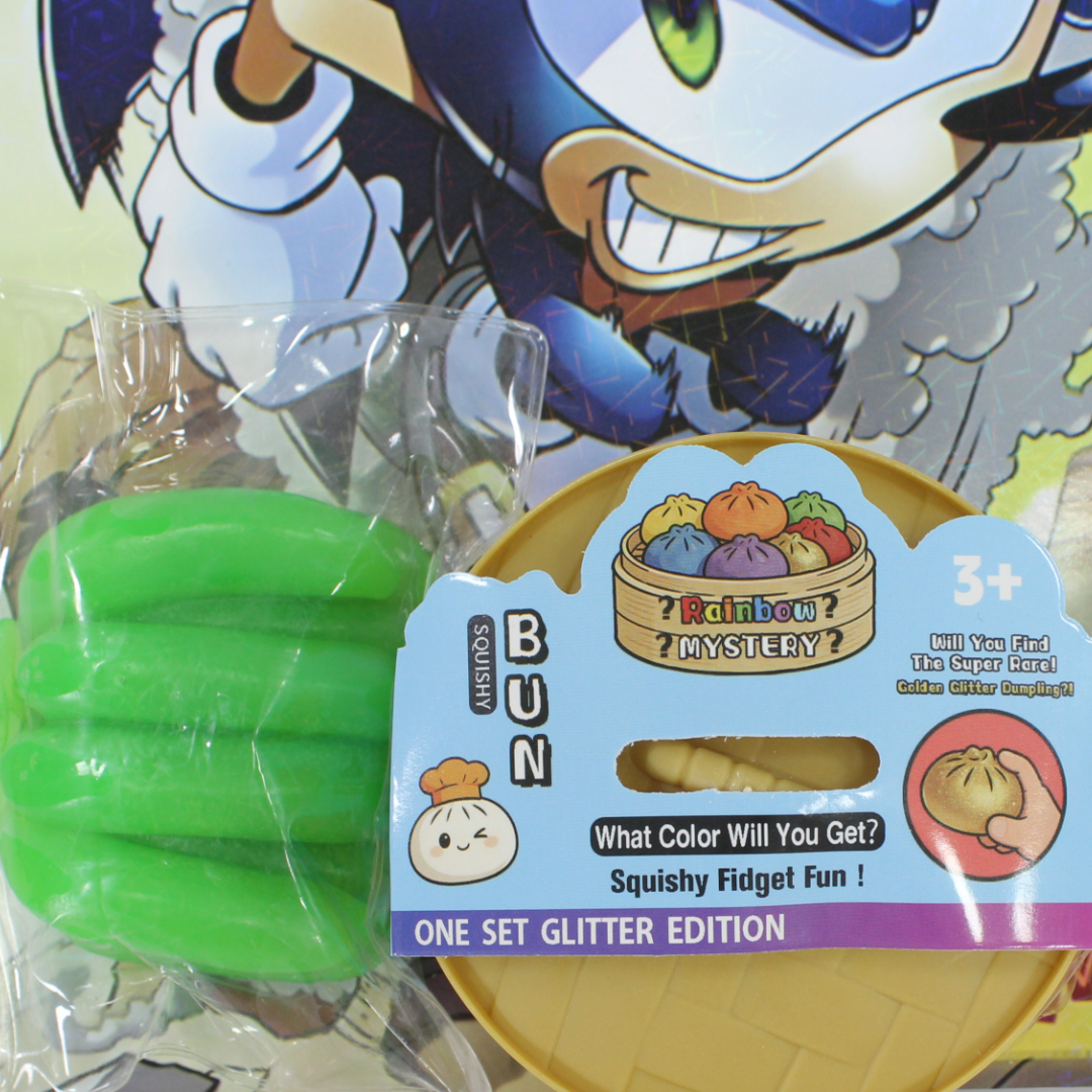 Disney Famille Mystery Squishy Dumpling + Sonic Coloring Book + Color Pencils