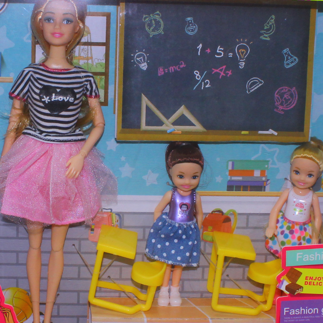 Comaner "Fashion Girl" Classroom Playset