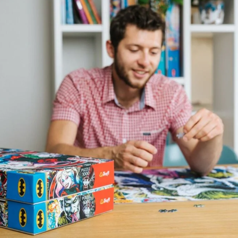 Trefl Puzzle Premium Plus Quality – Iconic Moments of Batman's Harley Quinn 1000 Pcs