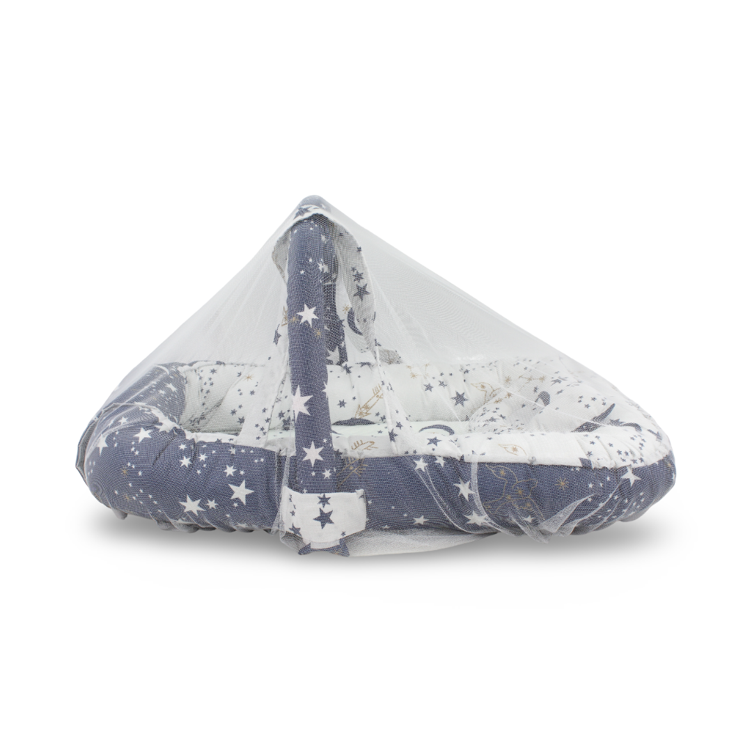 Baby Nest – Off-White & Navy with Stars Print