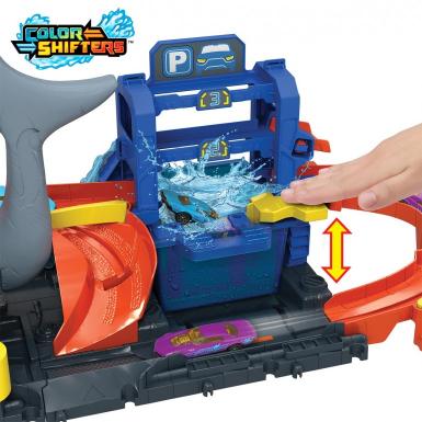 Hot Wheels City Ultra Shark Car Wash With Color Reveal Toy Car in 1:64 Scale