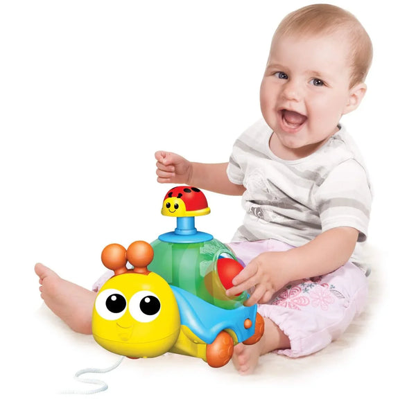 WinFun Plastic Spin 'N Pull Snail – Multicolor