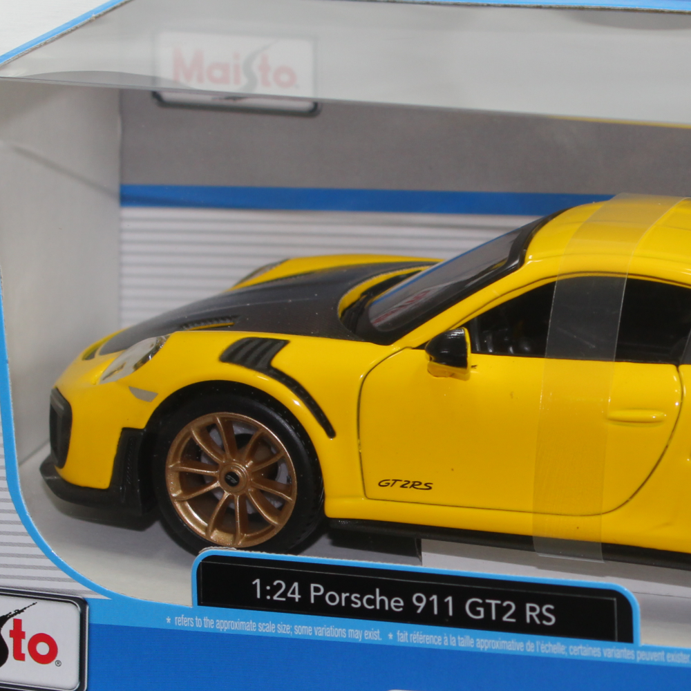 Maisto Porsche 911 GT2 RS Die-Cast Model Car – 1:24 Scale