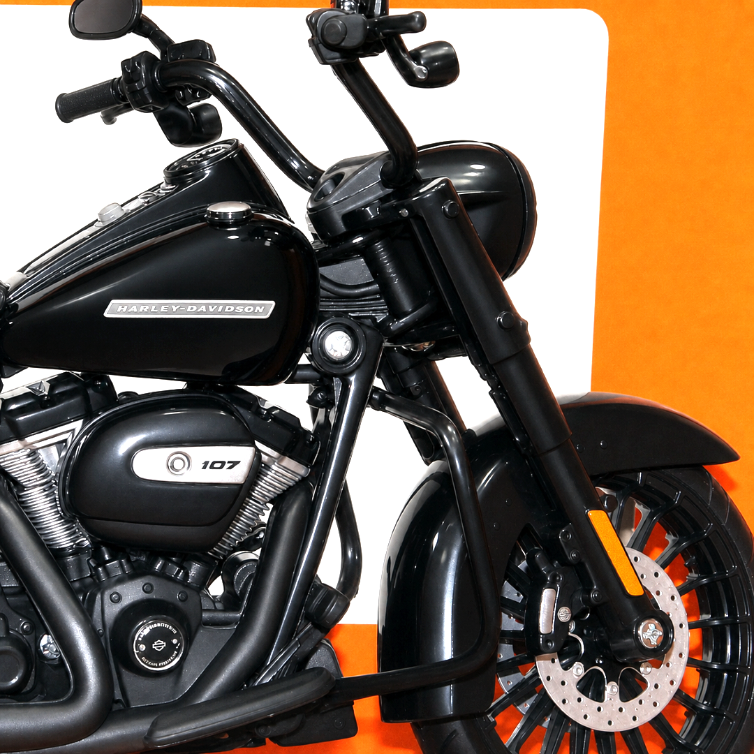 Maisto 1:12 Harley-Davidson Road King Special Die-Cast Motorcycle – Black