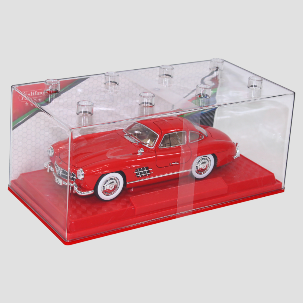 Die-Cast Classic Car – Red Mercedes