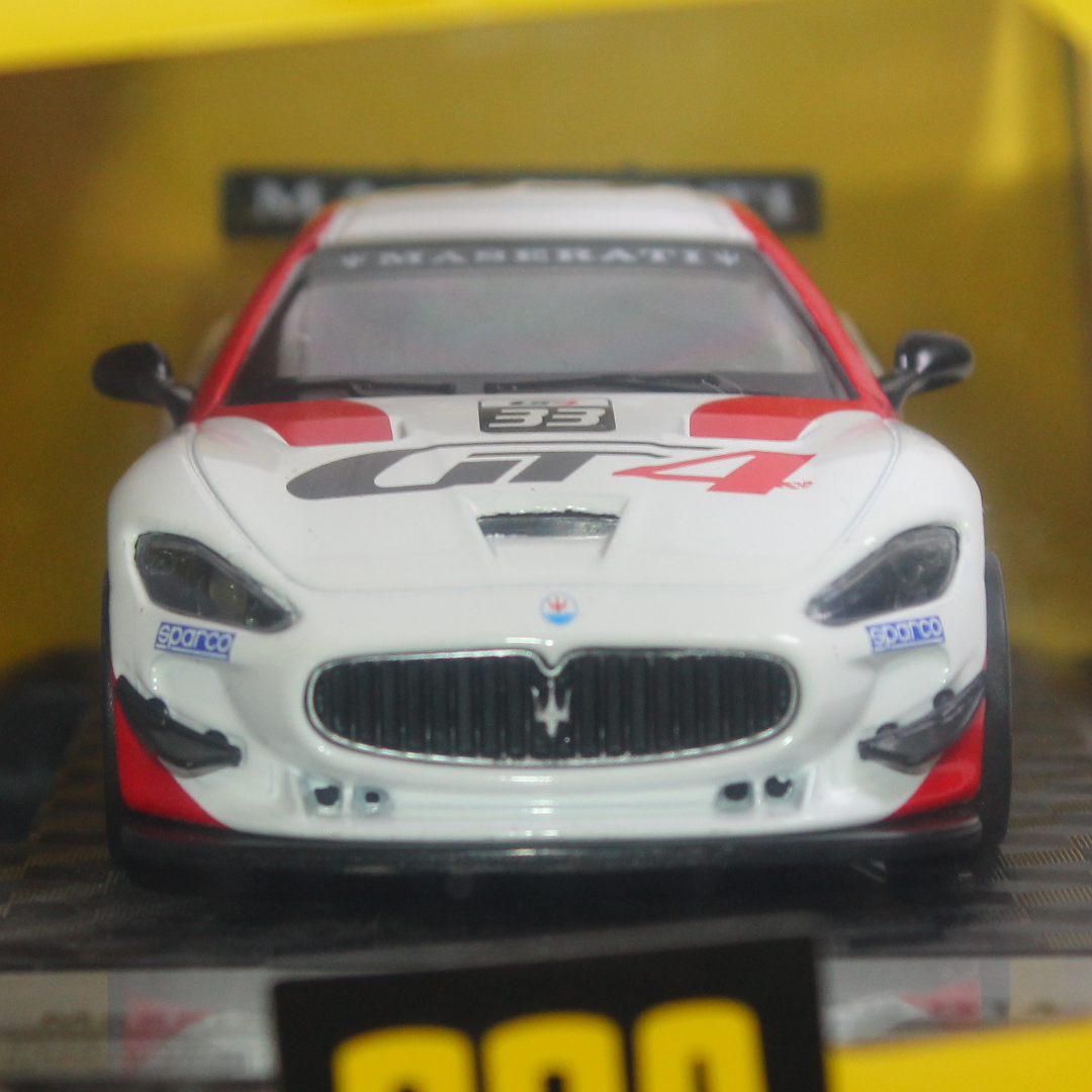 CCA 1:32 Scale Maserati Gran Turismo MC GT4 – أبيض