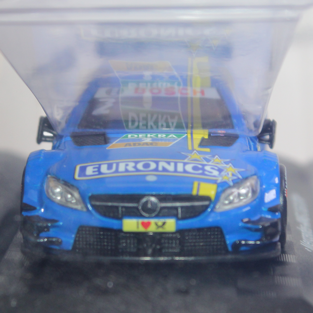 سيارة سباق مرسيدس-AMG C 63 DTM بمقياس 1:43 من CCA - زرقاء