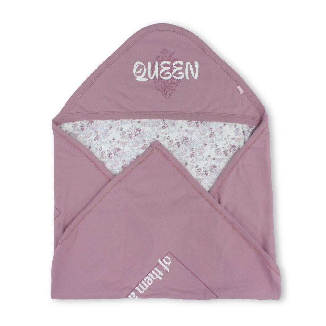 Cotton Baby Blanket – Dusty Pink with "Queen" Print