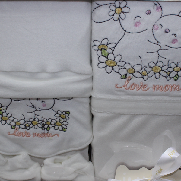Baby Girls Gift Clothes Box – Off-White with "Love mom" Embroidery