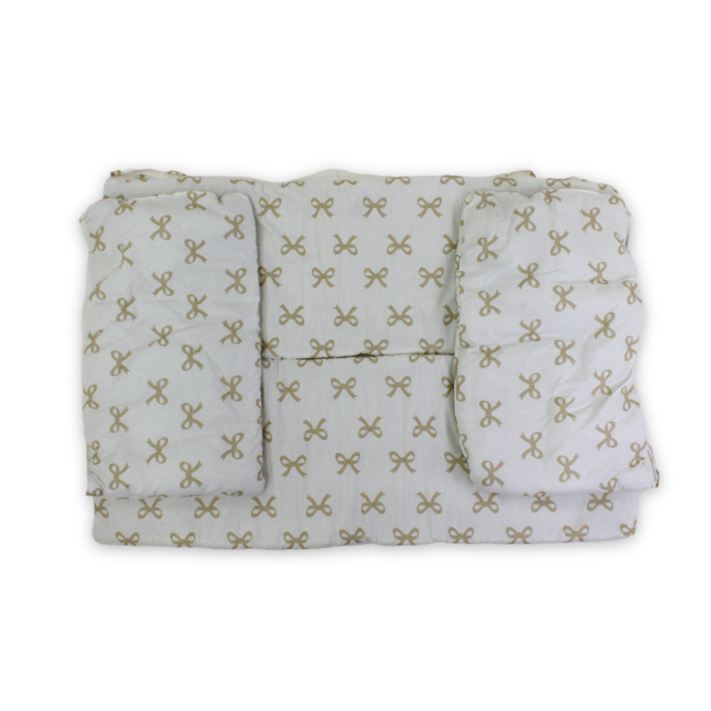 Cotton Baby Crib Bumper – Off-White with Bows Print