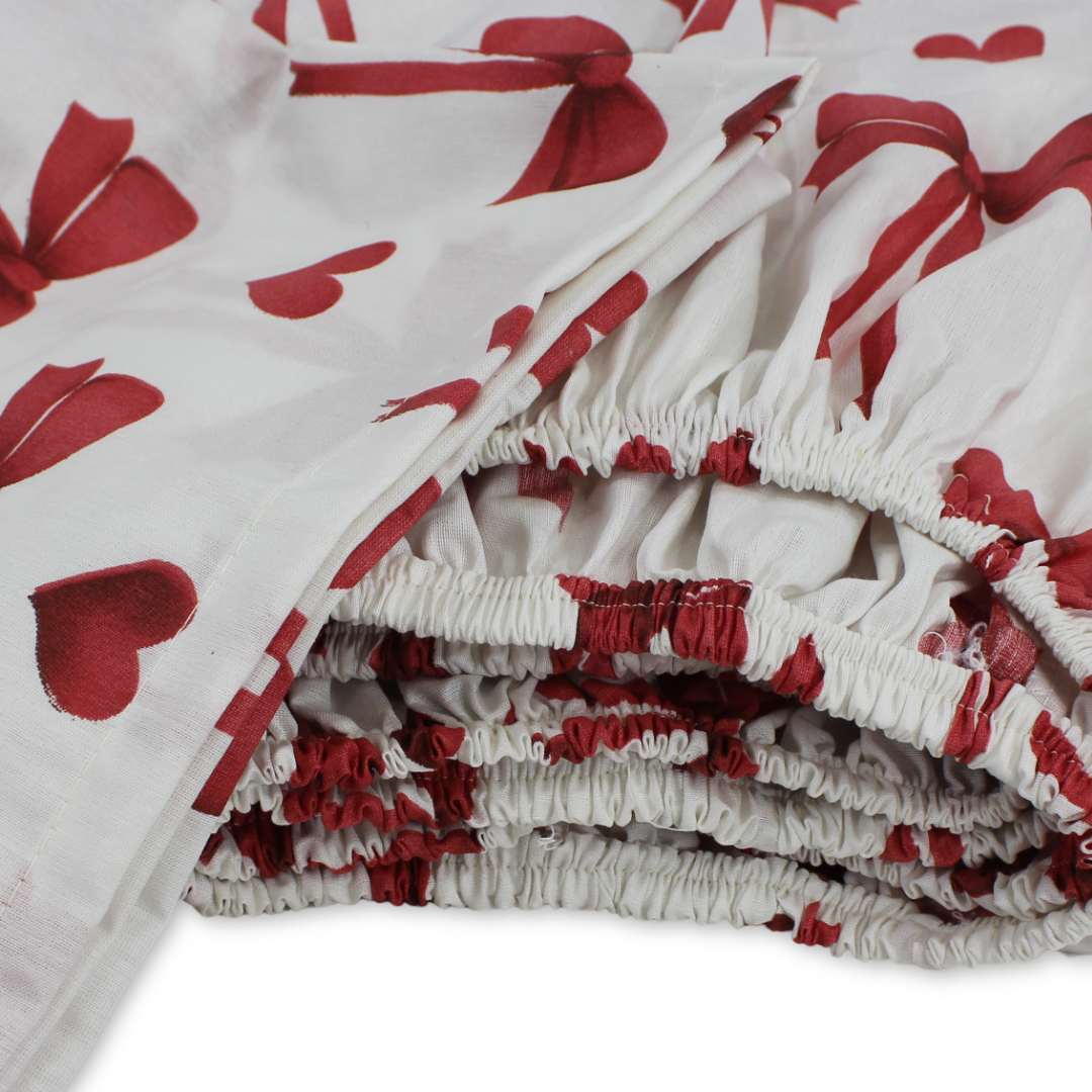 Elastic Bed Sheets – White with Bows & Hearts Print