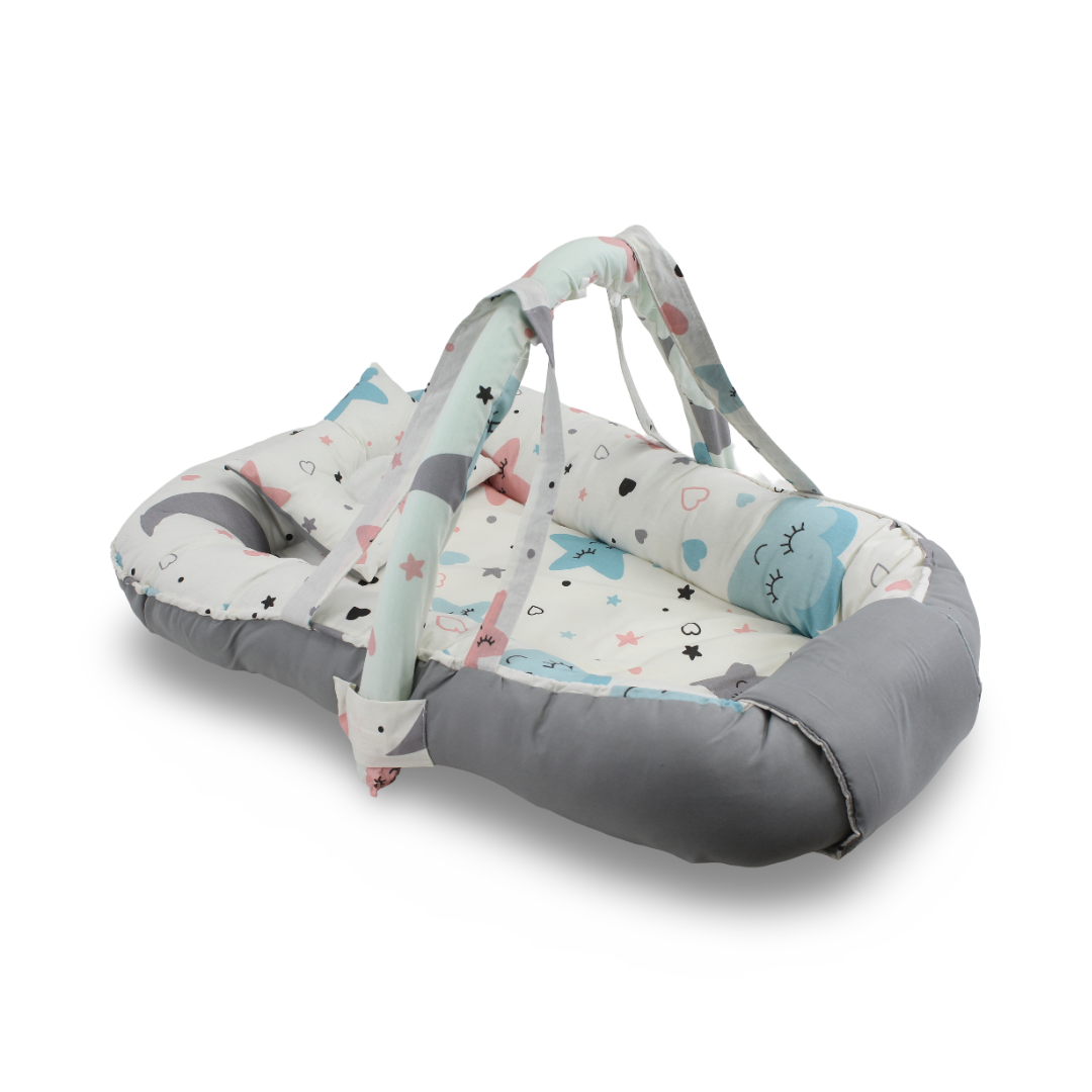Cotton Baby Nest – Off-White & Light Grey with Stars Print