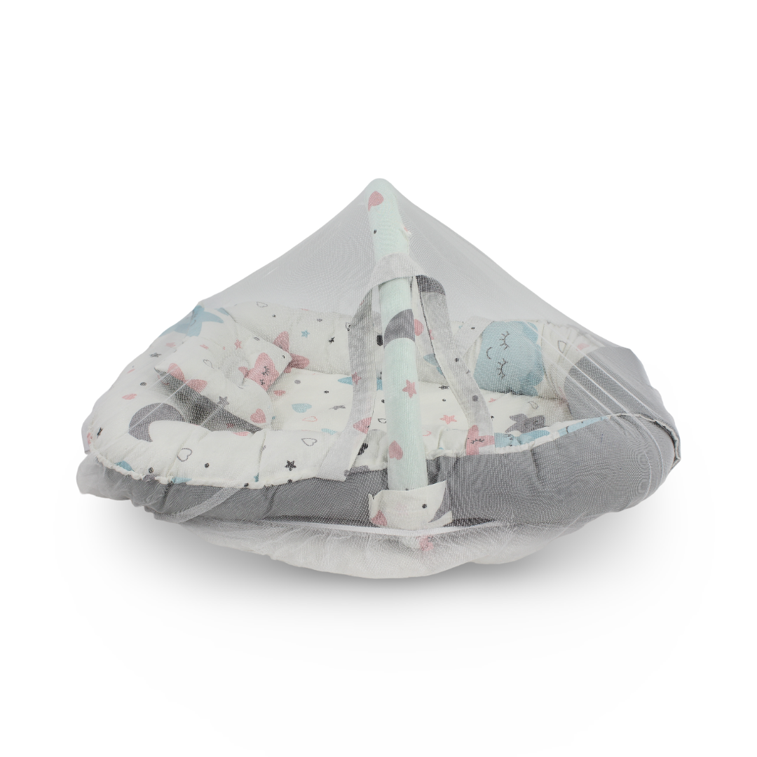 Cotton Baby Nest – Off-White & Light Grey with Stars Print