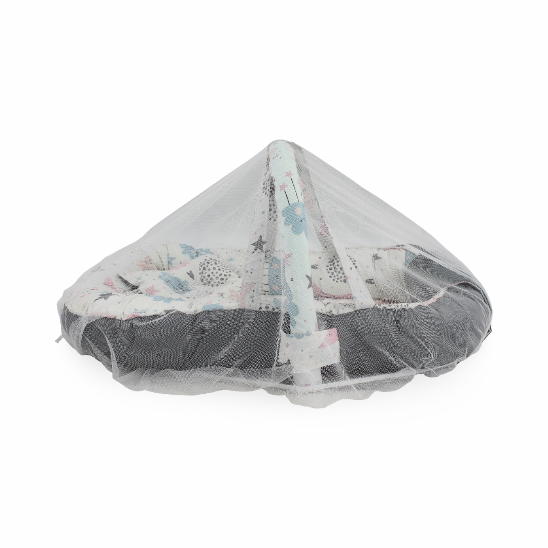 Cotton Baby Nest – Off-White & Dark Grey with Stars Print