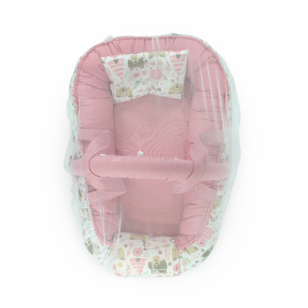 Baby Nest – Off-White & Pink with Animal Faces Print