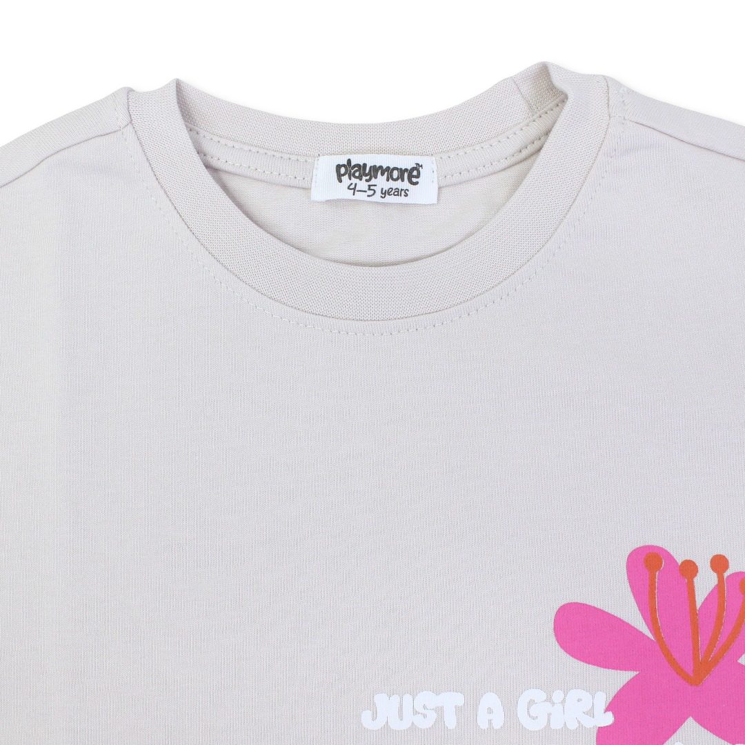 تيشيرت بناتي قطن – بيج بطبعة "Just a Girl Who Loved Flowers"