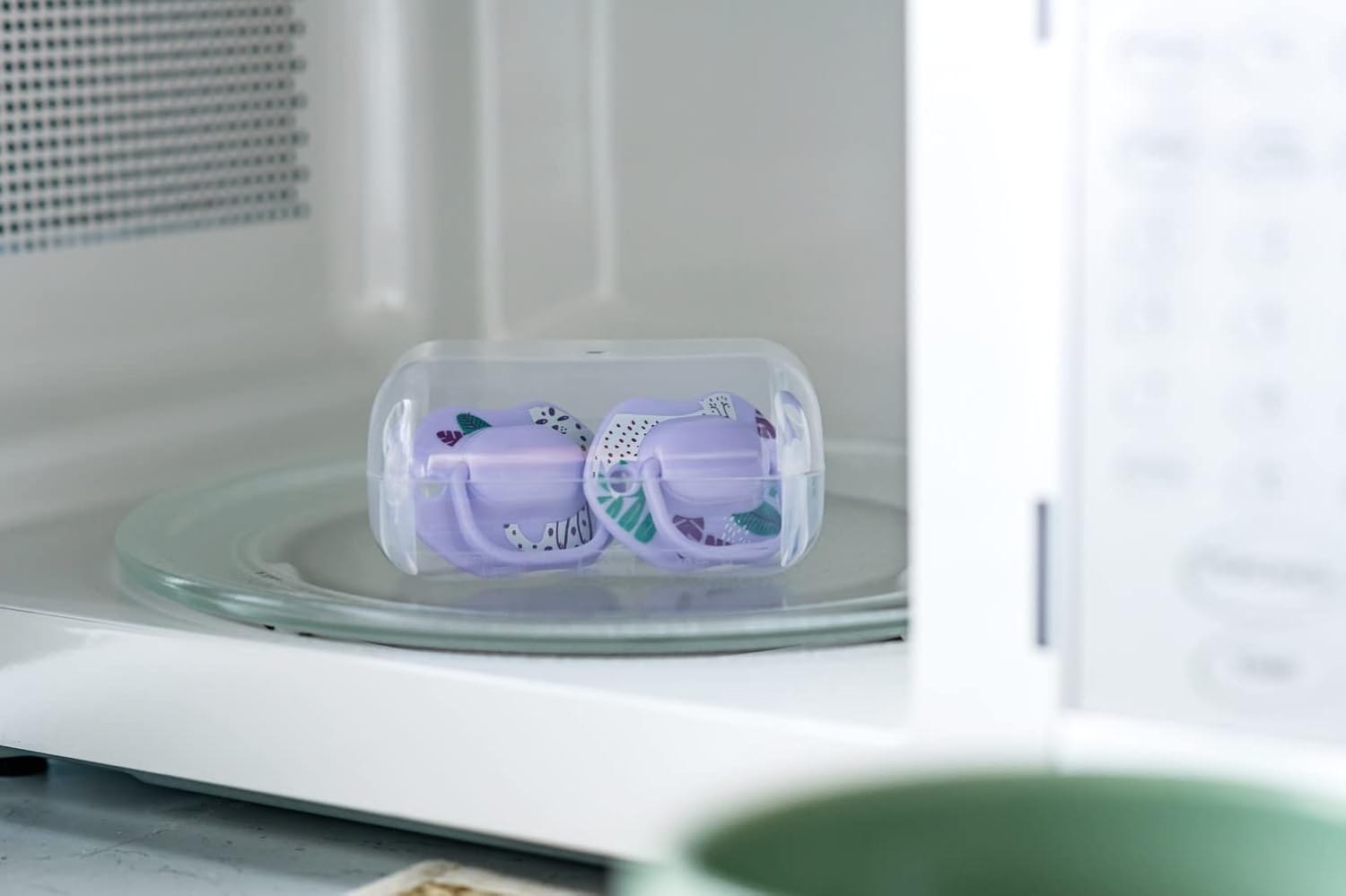 Tommee Tippee Moda Soothers, Symmetrical Orthodontic Design, 6-18m-Purple