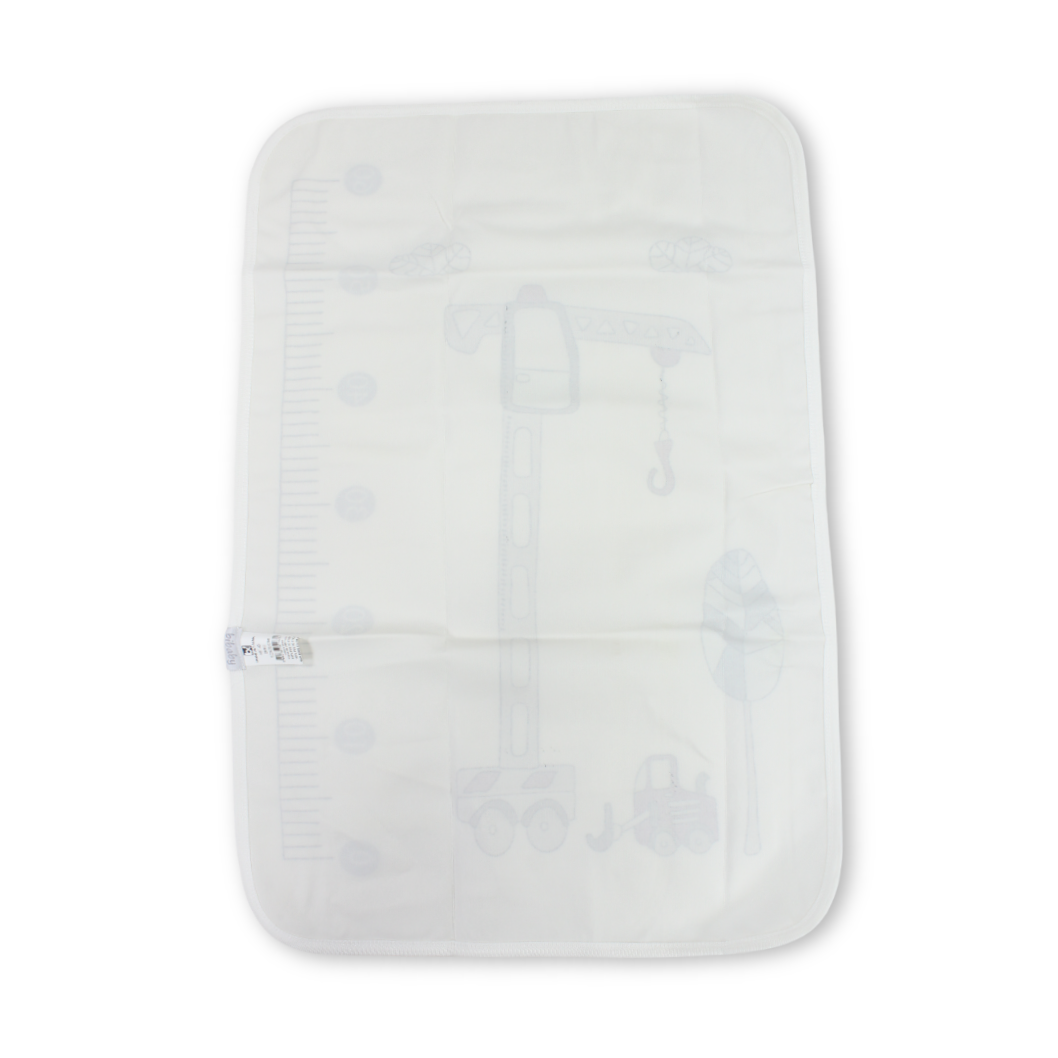 Cotton Changing Mat – Off-White with Giraffe Print