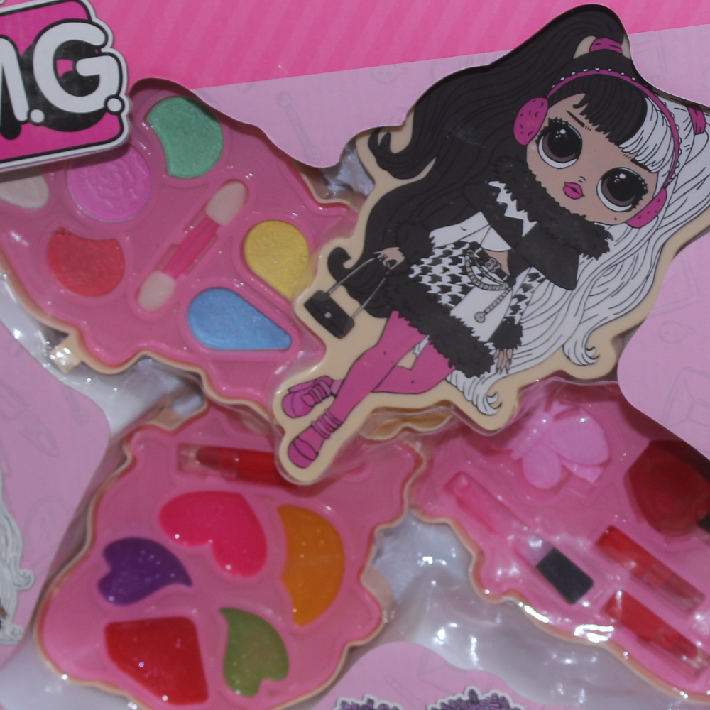 L.O.L. Surprise! O.M.G. Fashion Doll 3 Levels Make Up Set