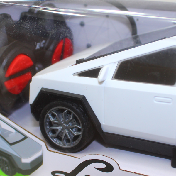 Luxurious Car 1:20 Scale Tesla Cybertruck RC Car – White