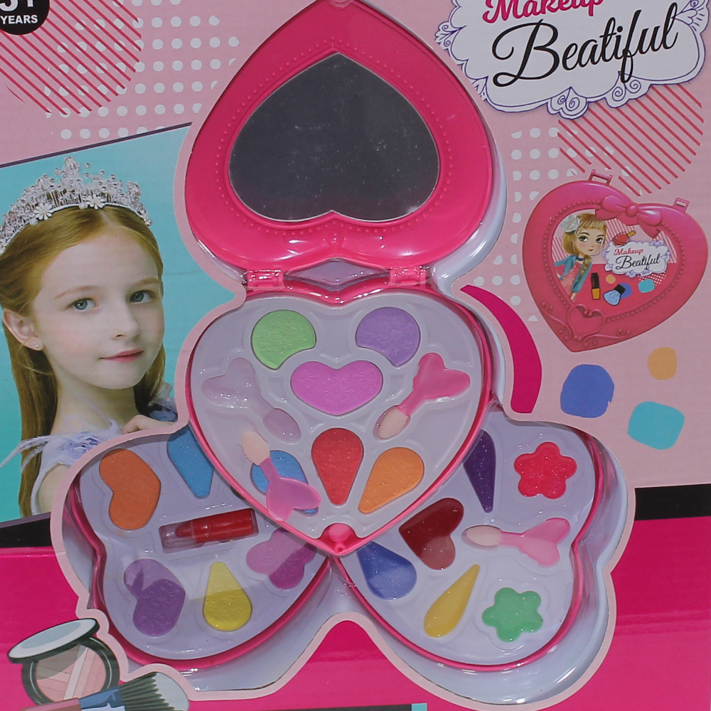 Beautiful Heart-Shaped Make-Up Set