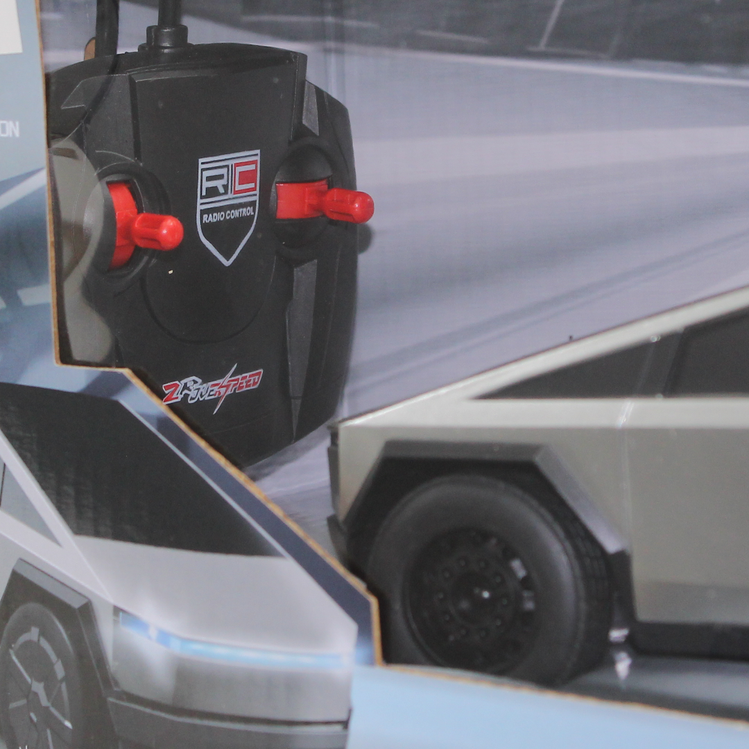 Tesla Cyber Pickup Truck 1:16 Scale Remote Control Toy