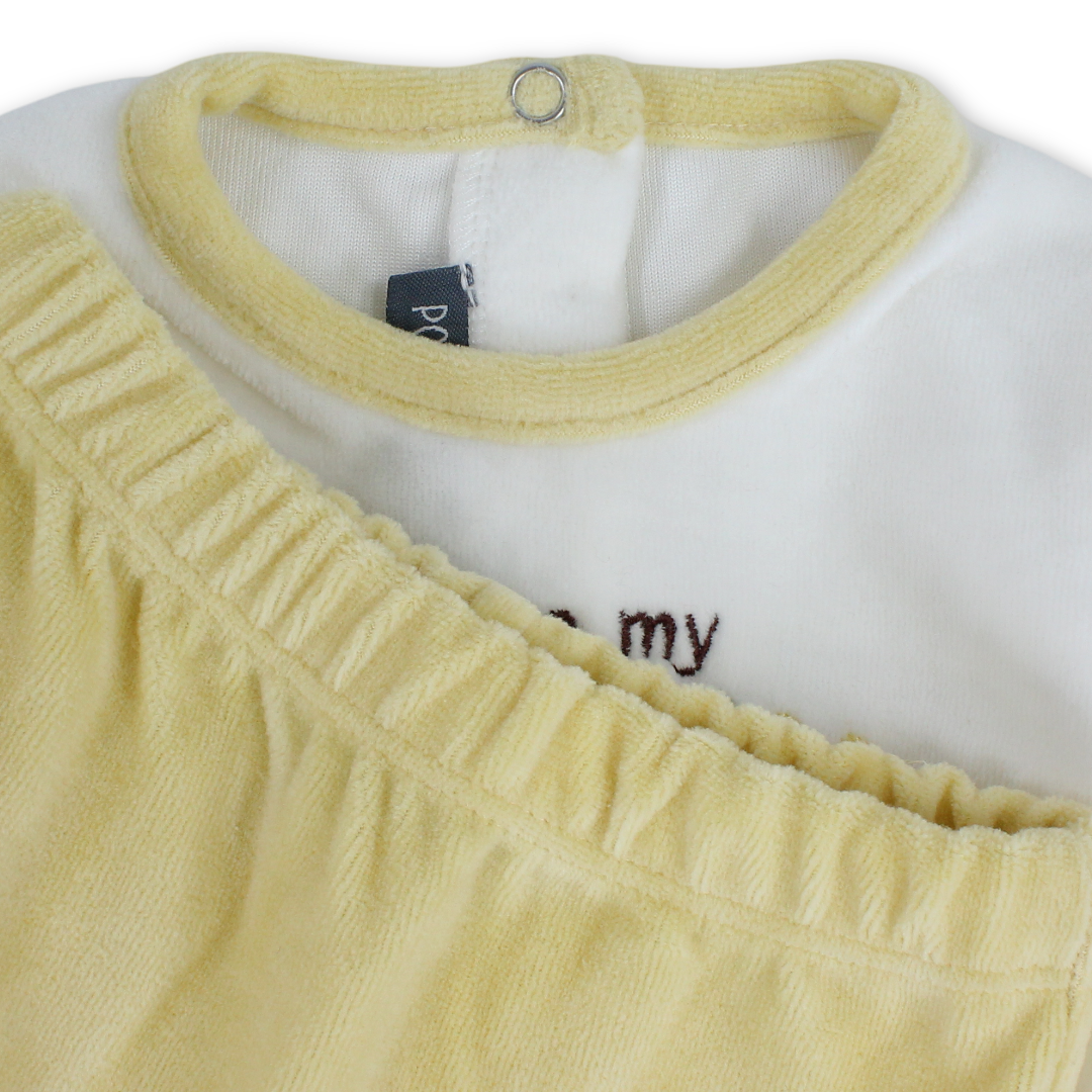 Baby Boys Velvet Outfit Set – Off-White & Yellow with Giraffe Embroidery