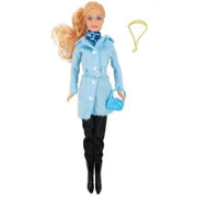 ديفا لوسي إنها دمية شتوية دافئة