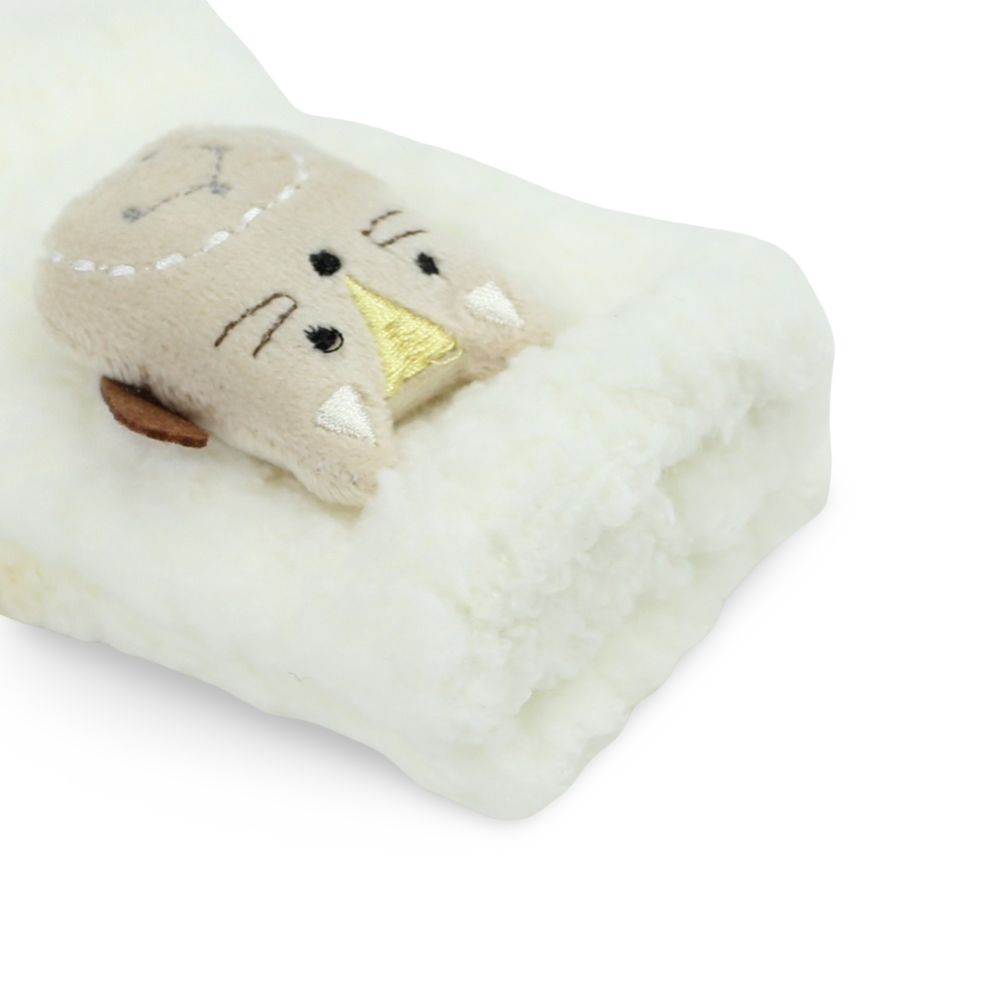 Girls Socks – Off-White with Cat Design