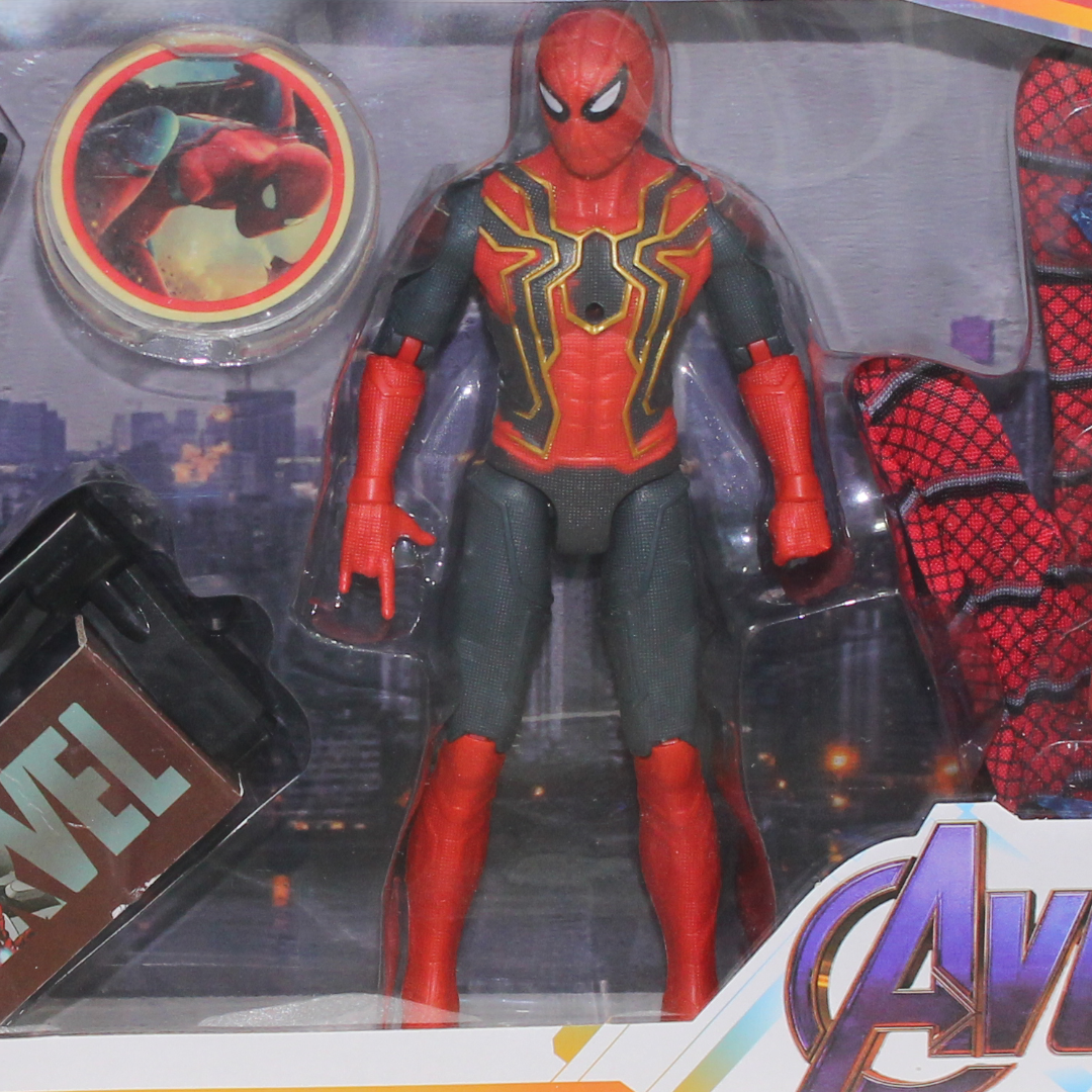 Marvel Avengers Spider-Man Figure & Red Gloves Toy Set