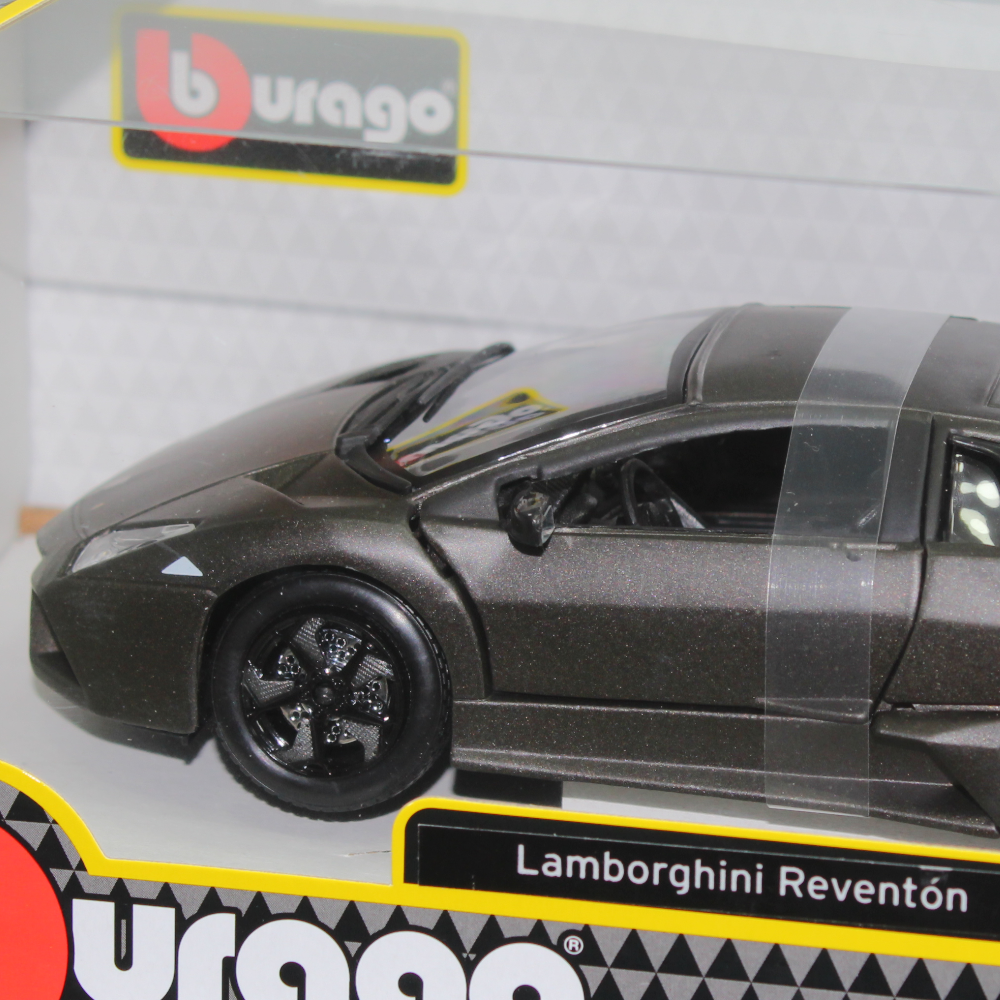 Bburago 1:24 Scale Lamborghini Reventon