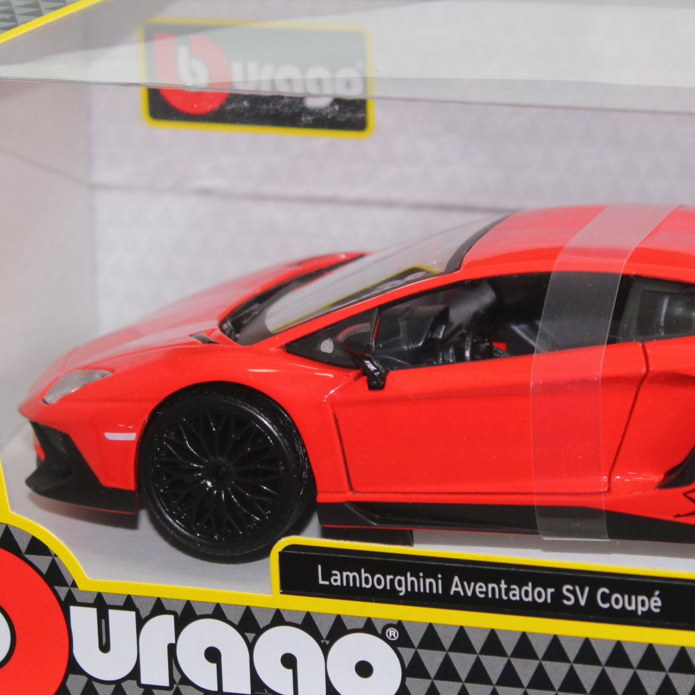 Bburago Lamborghini Aventador SV Coupé Die-Cast Car – 1:24 Scale