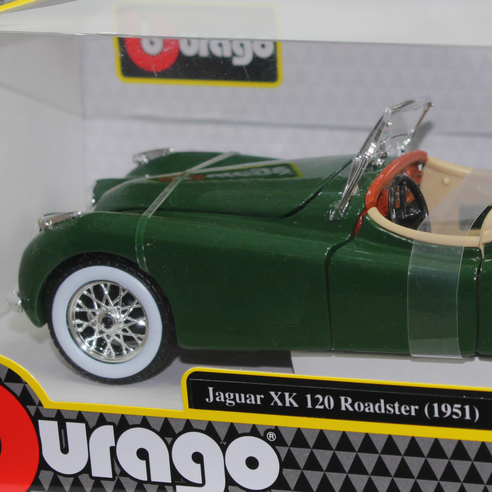 Bburago 1951 Jaguar XK 120 Roadster Die-Cast Car – 1:24 Scale