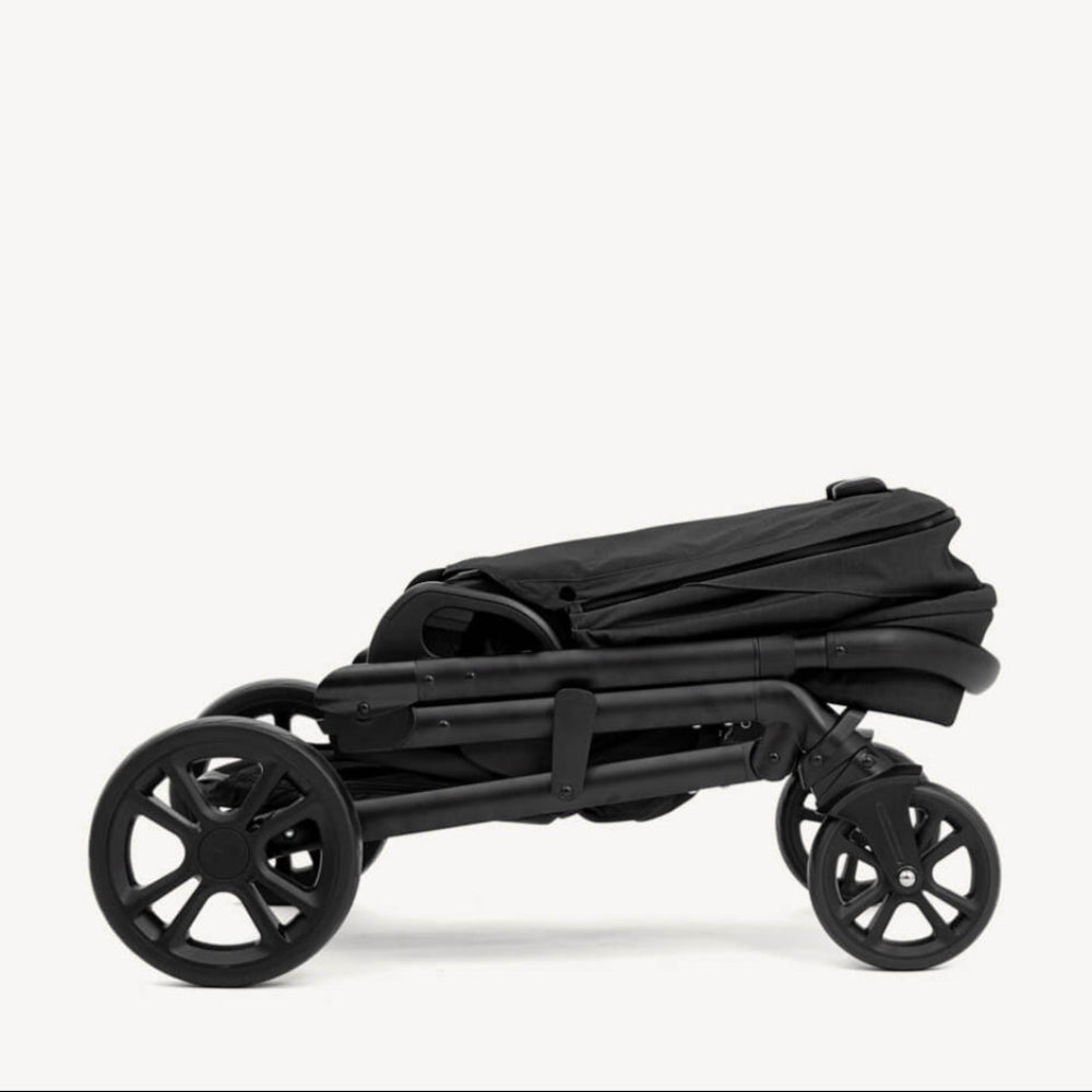 Chrome 4-in-1 Reversible Pram – Smart Versatility Meets Effortless Style
