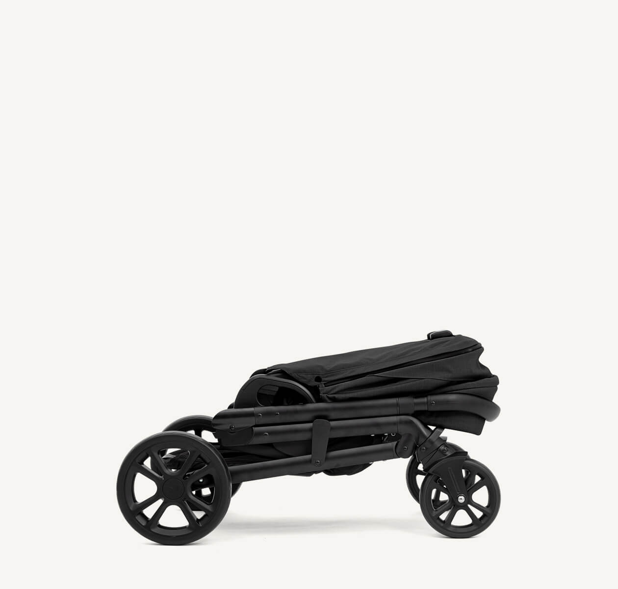 Chrome 4-in-1 Reversible Pram – Smart Versatility Meets Effortless Style