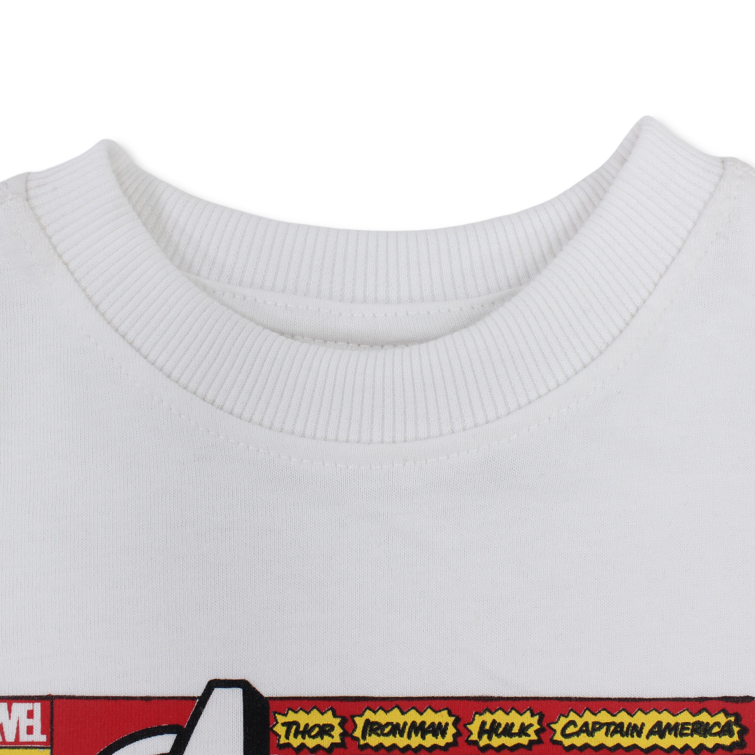 تي شيرت قطني بأكمام قصيرة للأولاد – أبيض مع طبعة Avengers Assemble