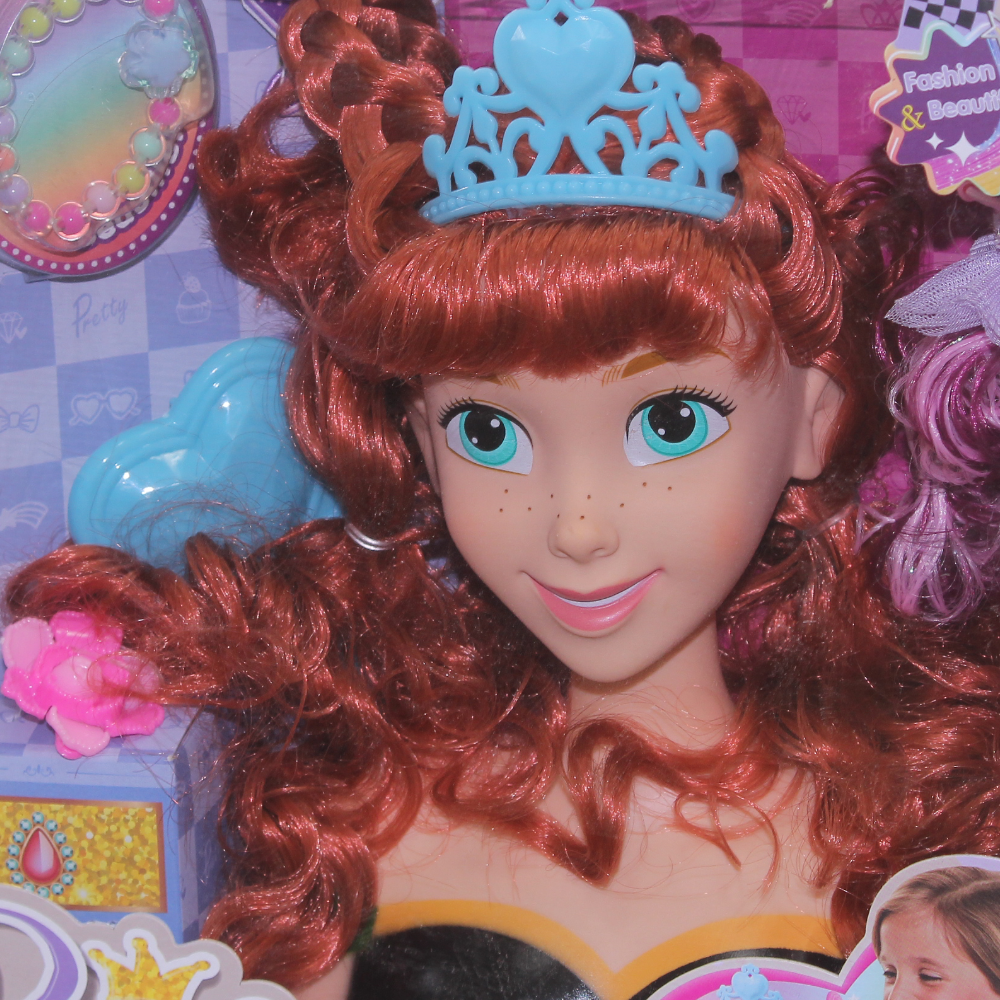 Doll Head Set With Accessories – Plastic