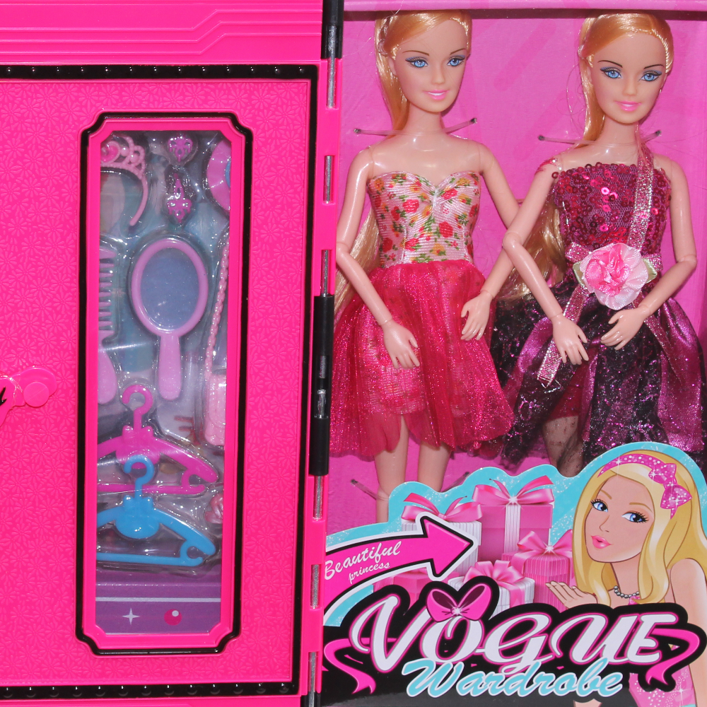 Vogue Wardrobe Doll Set