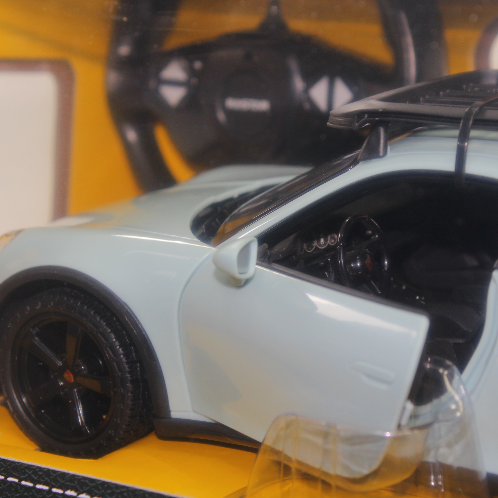 Rastar 1:14 Scale Remote Control Porsche 911 Dakar Toy Car