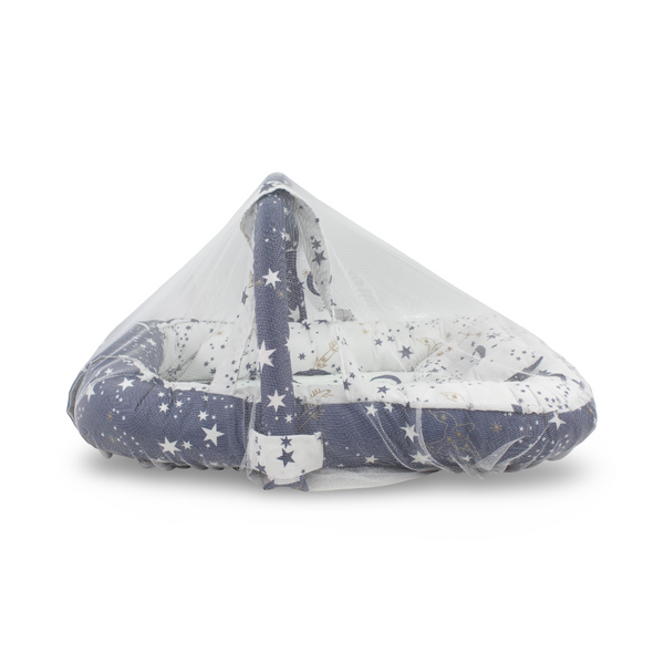 Baby Nest – Off-White & Navy with Stars Print