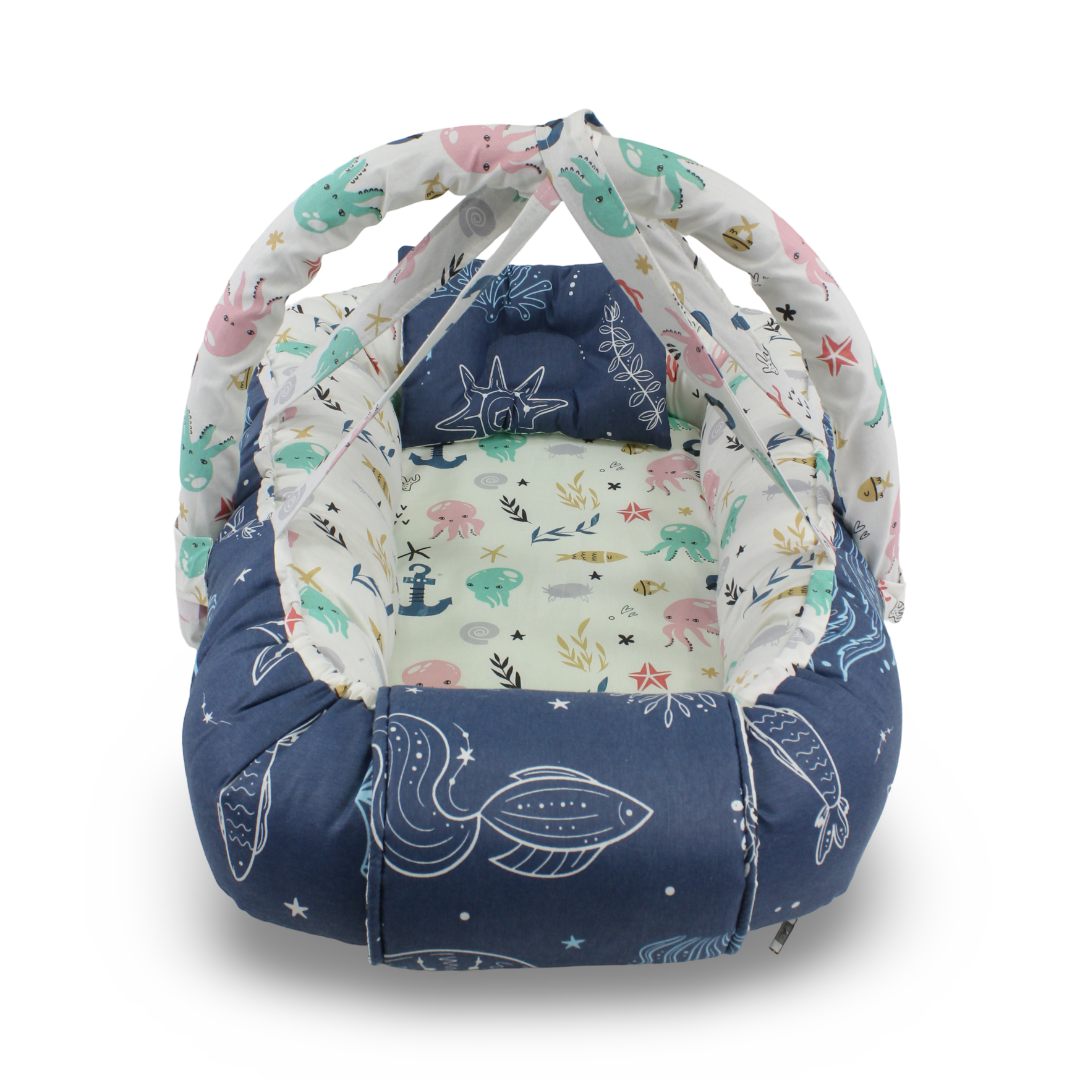 Baby Nest – Off-White & Navy with Underwater Print