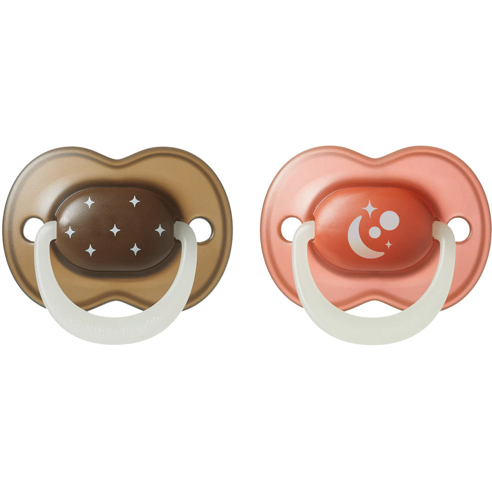 Tommee Tippee Night Glow Orthodontic Silicone Pacifiers 18-36m – Burgundy & Brown